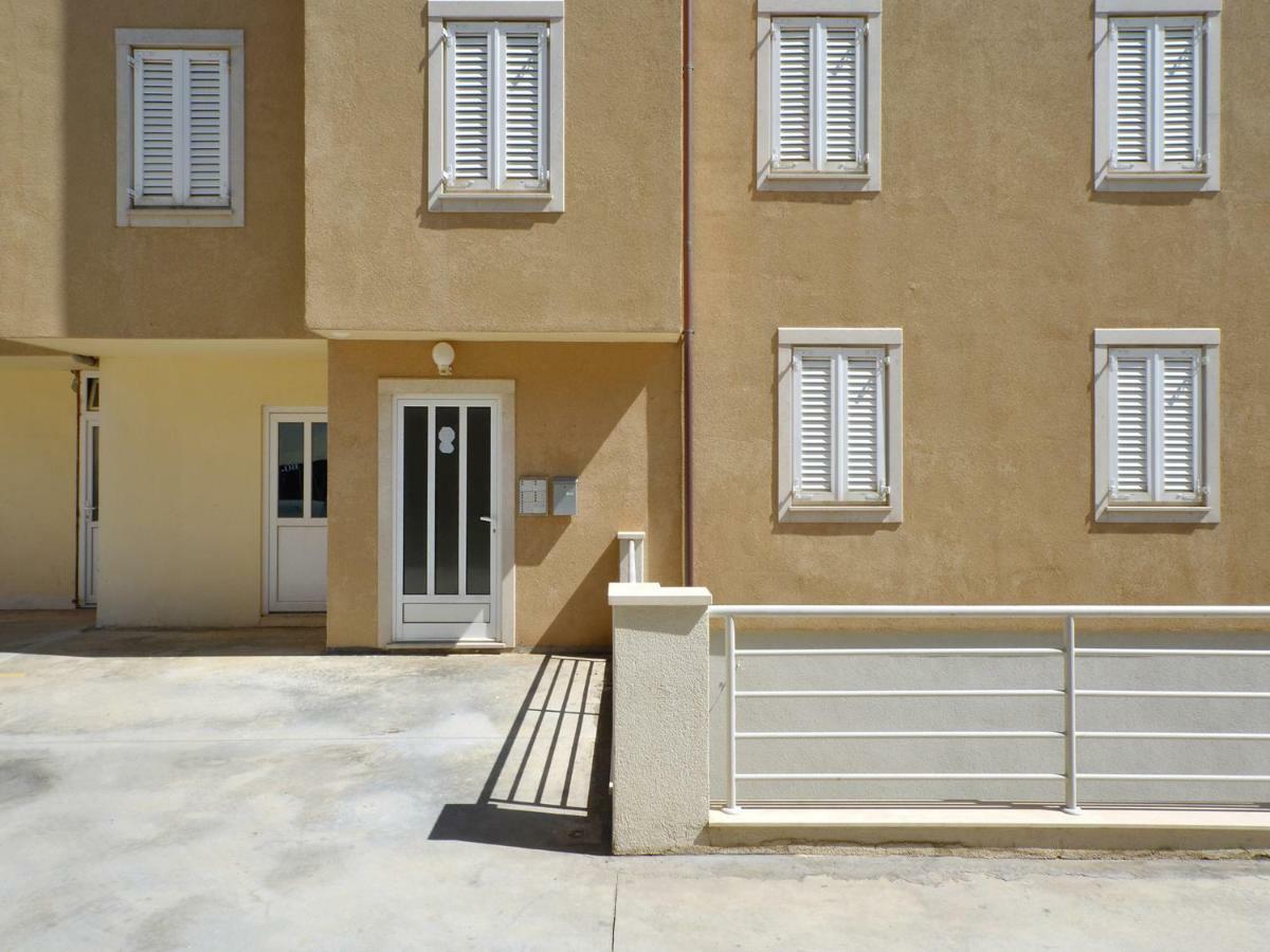 Queen Of Bol Exterior photo